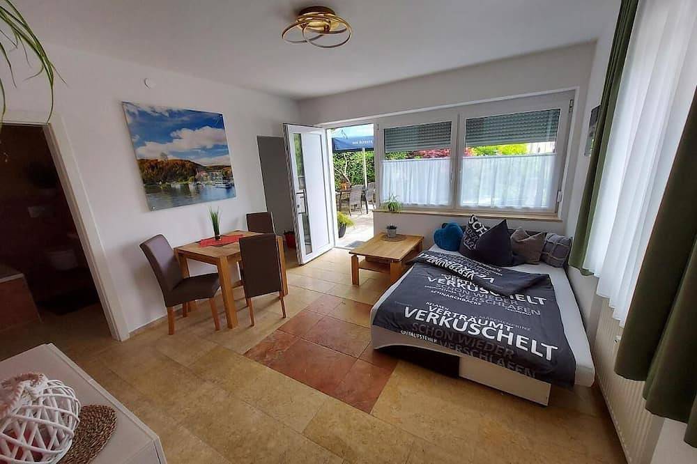 Ganze Wohnung, Moderne Ferienwohnung (45 m2) direkt am Donauufer mit kostenfreiem Wlan in Kelheim, Donaudurchbruch bei Weltenburg