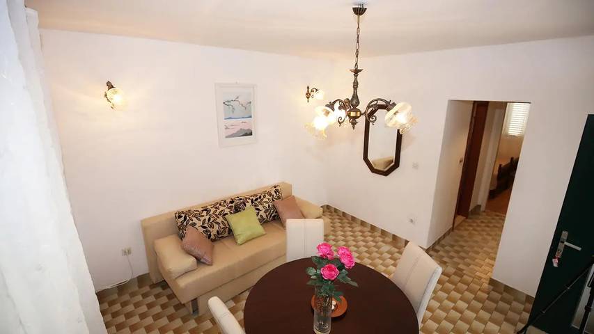 Gîte pour 4 personnes, avec terrasse à Bol - 2
