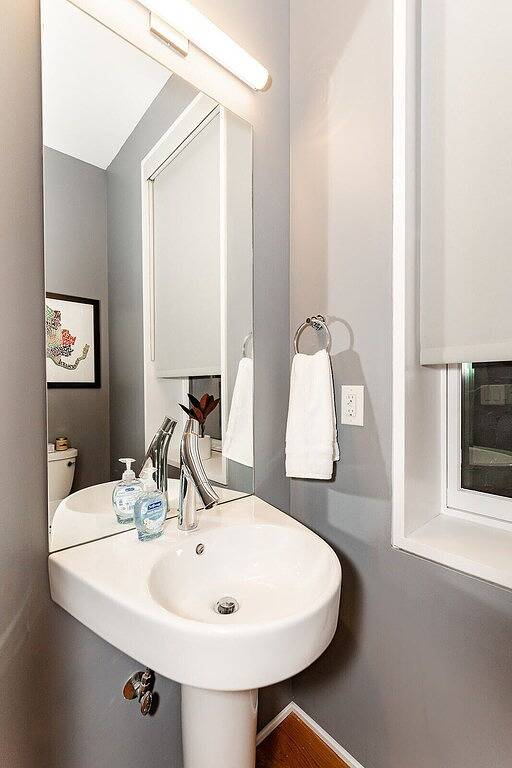 Modern Otr home with vintage charm of the Queen City in Cincinnati, Hamilton County (OH)