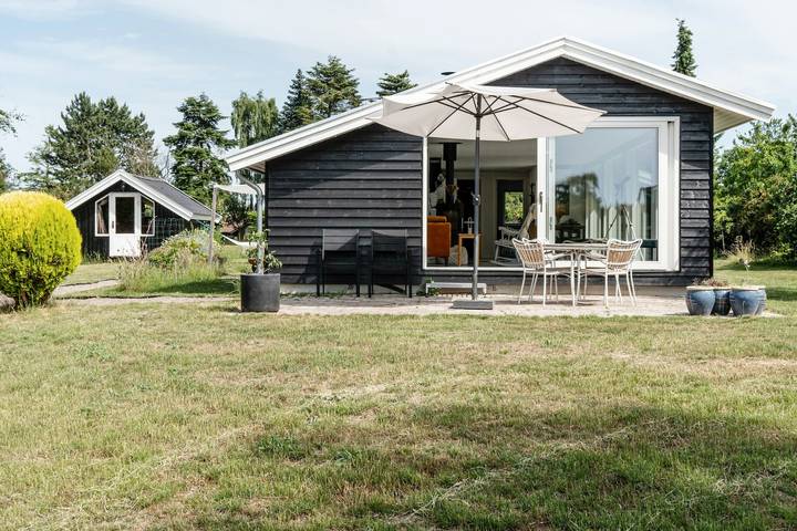 Ferieudlejning for 6 personer, med terrasse, børnevenlig i Holbæk