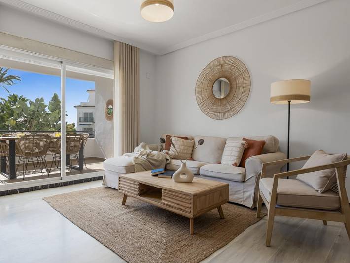 Ganze Ferienwohnung, Ferienwohnung für 4 Personen mit Pool in Medina Gardens, Marbella
