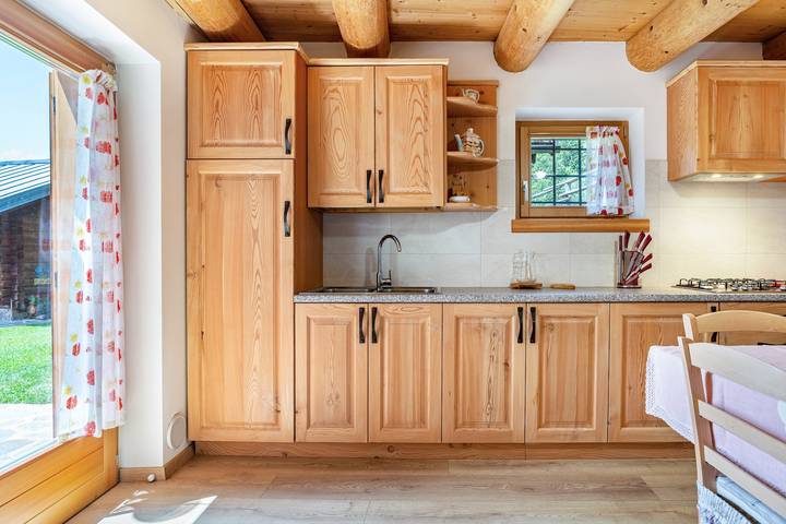 Chalet 'Baita Naibiz' with Mountain Views, Private Terrace and Wi-Fi in Palù del Fersina, Valsugana