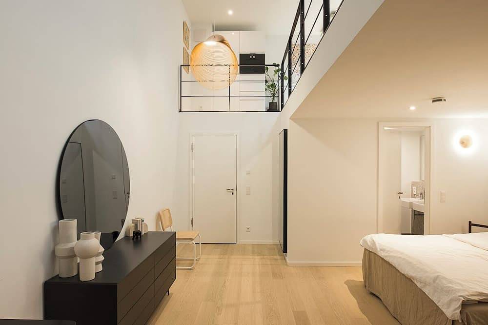 Gallery Loft, 3 Level Maisonette w/ private garden + access to rooftop, bicycles in München Schwabing, München