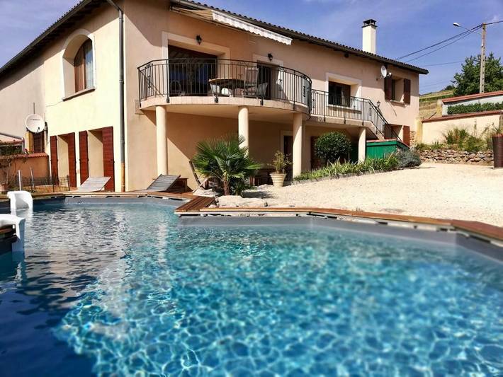 Chambre d’hôte pour 2 personnes, avec jardin ainsi que piscine et vue, animaux acceptés