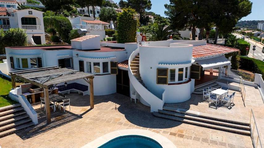 Location de vacances pour 8 personnes, avec piscine ainsi que jardin et vue, animaux acceptés à Son Bou - 3