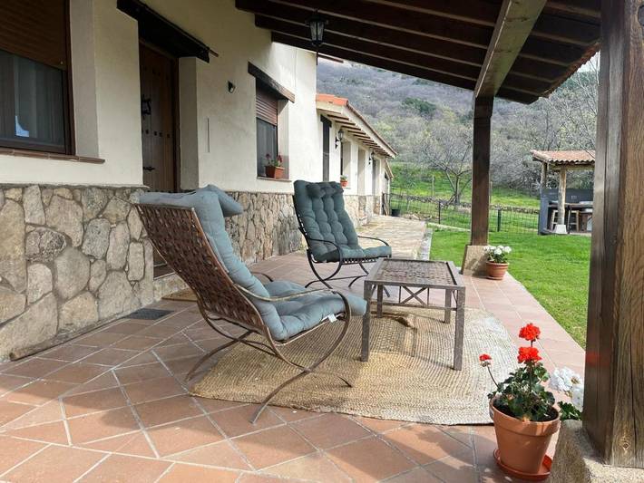 Casa de vacaciones para 8 personas, con vistas además de piscina y jardín, Se admiten mascotas - 1