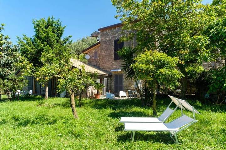 Ferienhaus für 6 Personen, mit Terrasse und Ausblick sowie Garten - 1