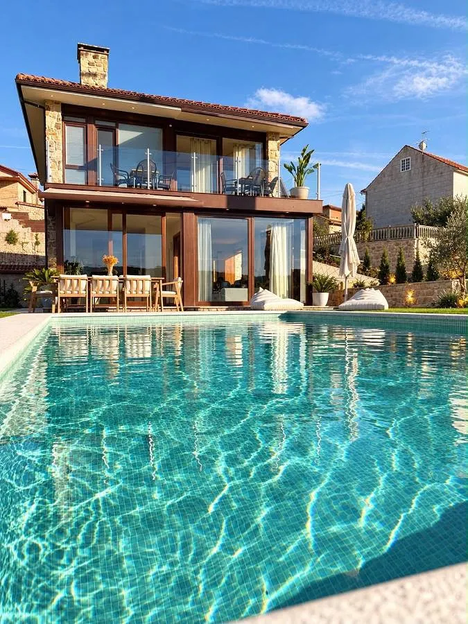 Holiday home for 8 people, with pool and view as well as garden - 1