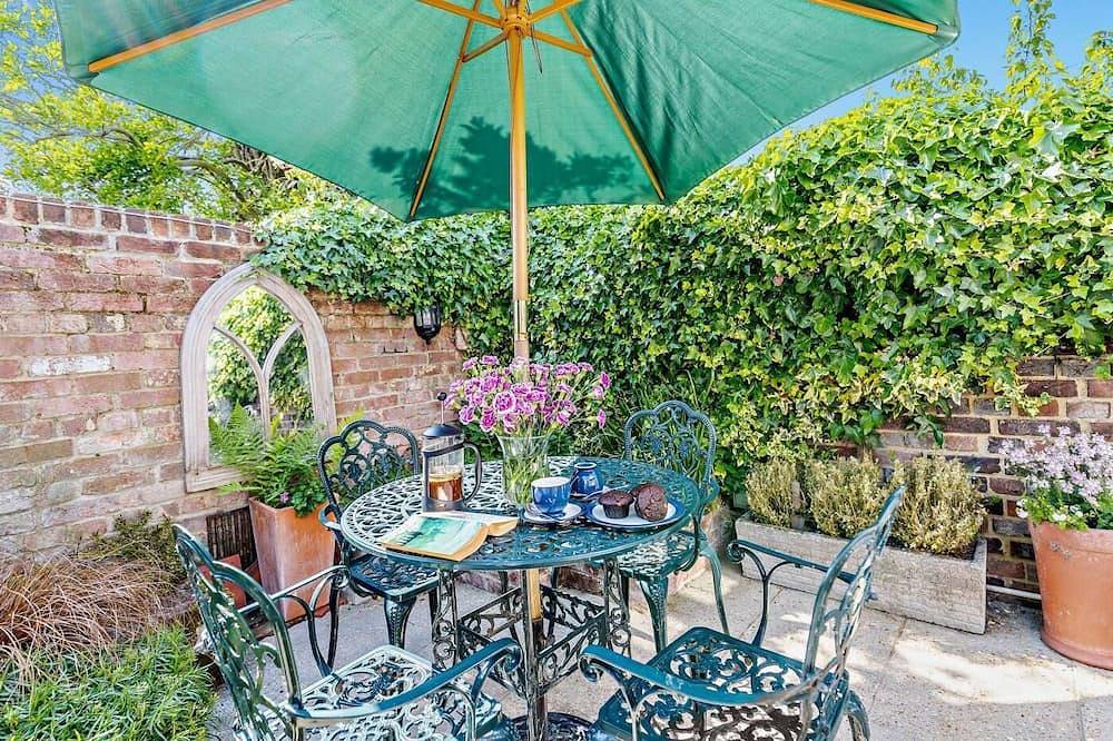 Cottage for 4 People in Rye, High Weald