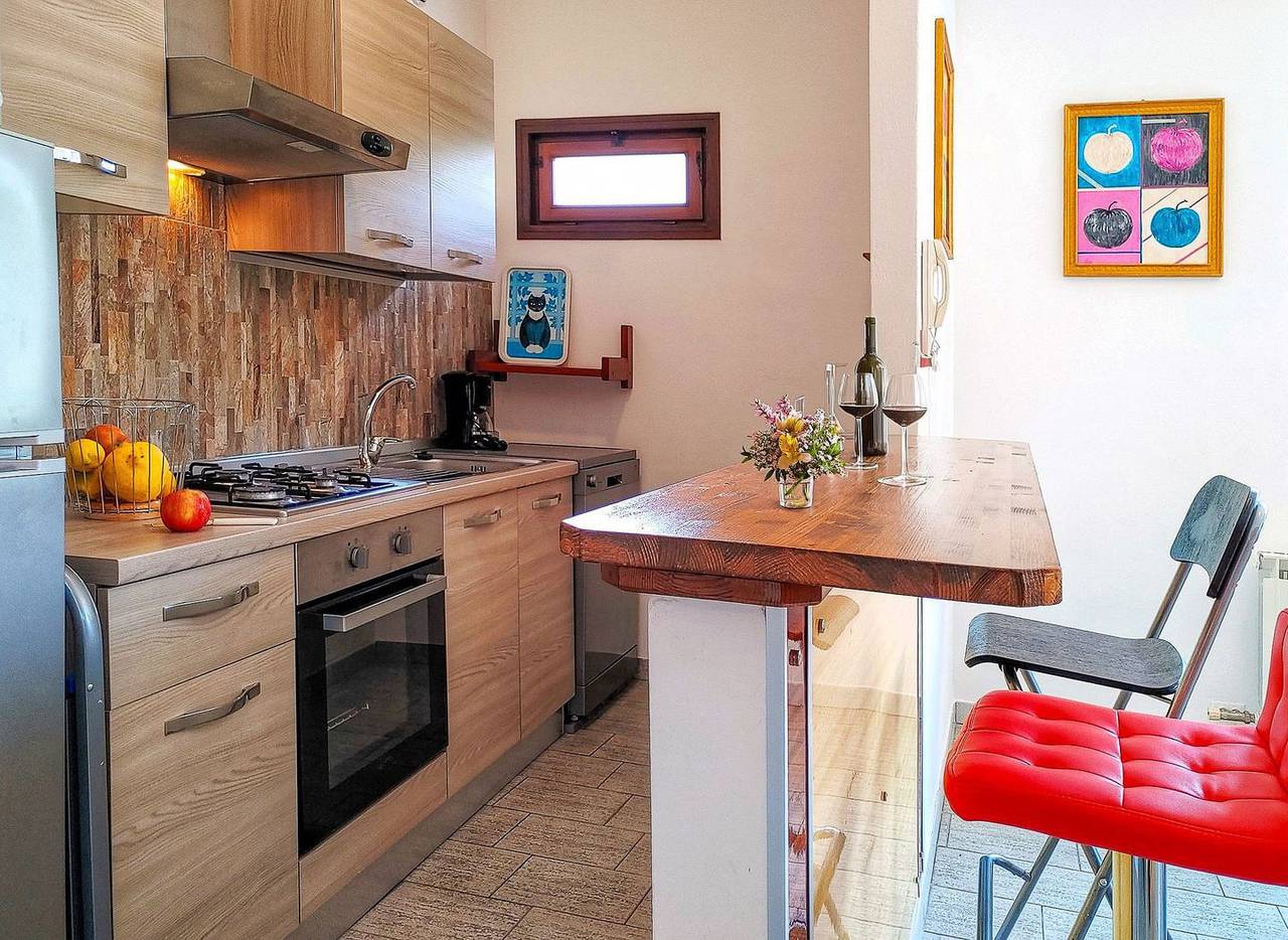 Ganze Wohnung, Maccale Strand-Ferienwohnung in Acquaseria, Comune di San Siro