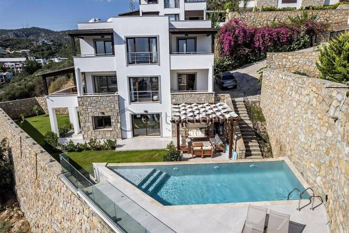 Villa pour 8 personnes, avec jardin ainsi que vue et piscine à Bodrum