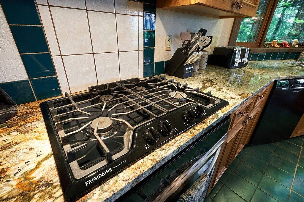 Treehaven - Magical Mountain Retreat, Views, Upsca in Blue Ridge Parkway, Caldwell County