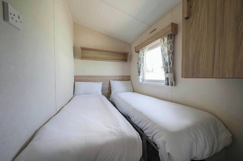 Duckling Den - Billing Aquadrome, Billing Aquadrome Holiday Park in Northampton, Northamptonshire