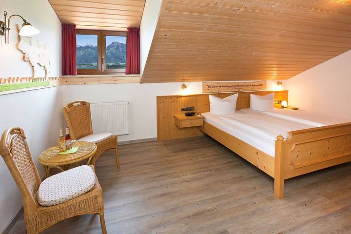 Ferienwohnung für 4 Personen, mit Balkon und Seeblick sowie Ausblick in Rieden - 4