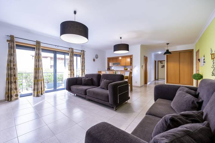 Ferienwohnung für 6 Personen, mit Balkon in Armação de Pera