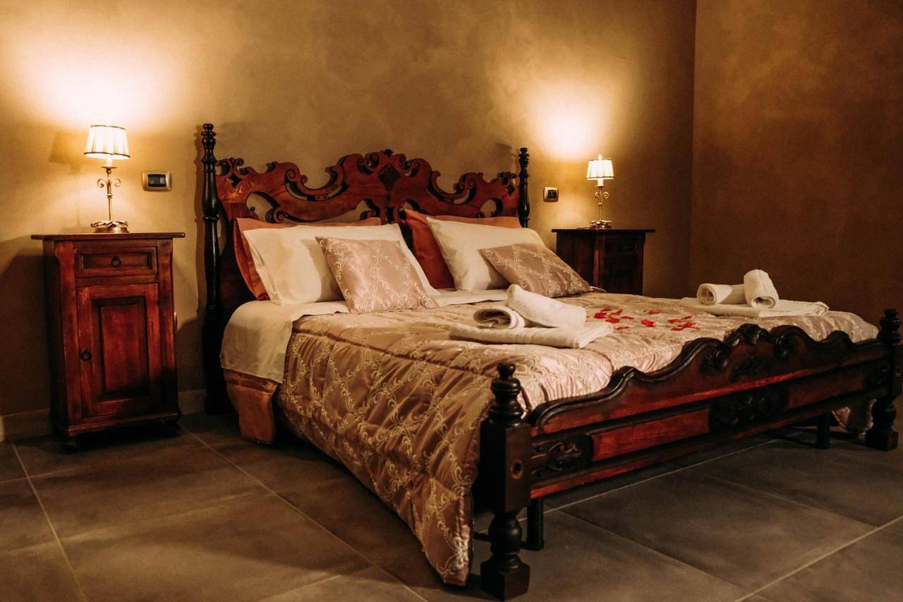 Queen Room with Balcony in Bellona, Provincia di Caserta