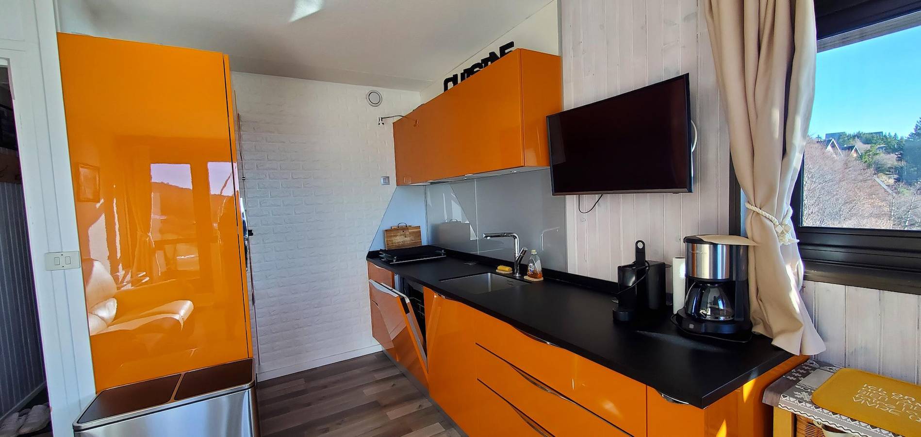 Appartement entier, Appartement de vacances pour 6 personnes avec balcon in Super Besse, Besse-et-Saint-Anastaise