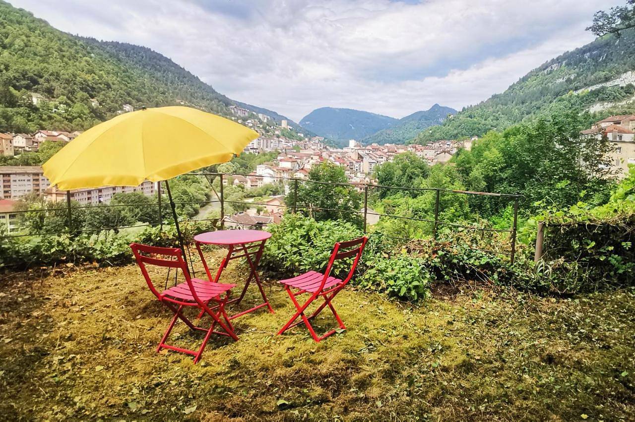 Appartement entier, Two-Bedroom Apartment with Mountain View in Saint-Claude (Jura), Parc naturel régional du Haut-Jura