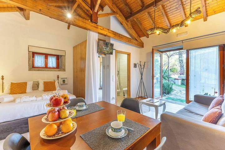 Location de vacances pour 20 personnes, avec balcon et jardin dans Vilar de Mouros