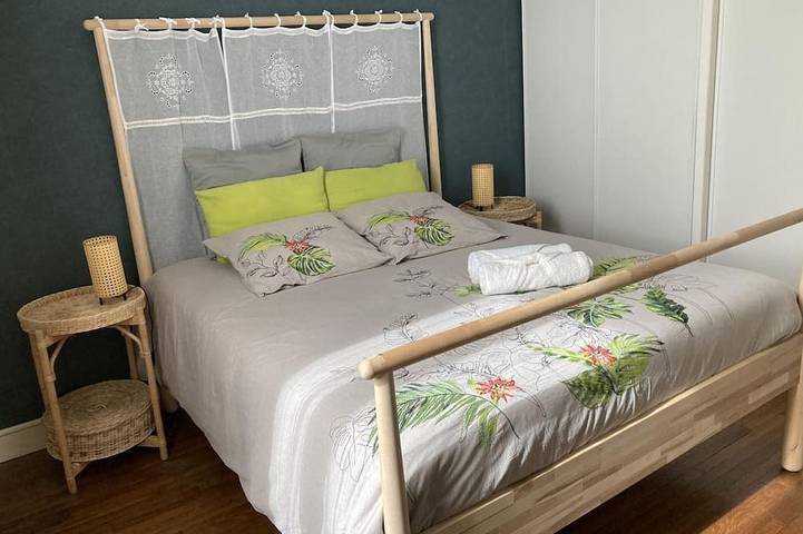 Gîte pour 12 personnes, avec terrasse et jardin à Sepmes - 4