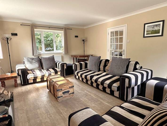 Gîte pour 12 personnes, avec jardin et terrasse, animaux acceptés dans Blakeney - 4