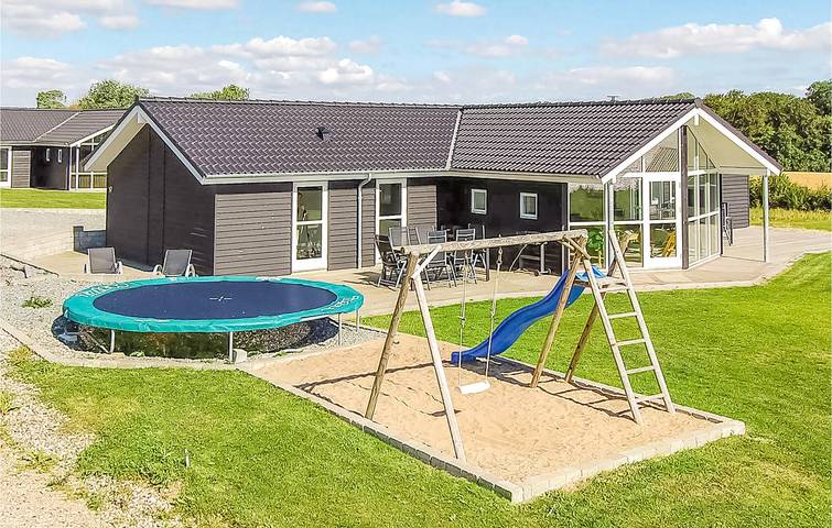 Ferienhaus für 10 Personen, mit Terrasse und Garten sowie Sauna in Hadersleben