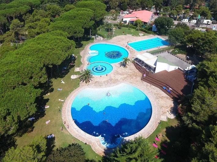 Casa vacanza per 5 persone, con piscina a Baia Domizia