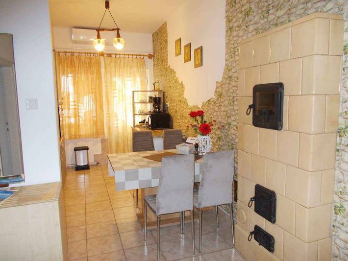 Ganze Ferienwohnung, Ferienwohnung mit Wlan, Waschmaschine und Geschirrspüler in Fonjod, Plattensee Südufer