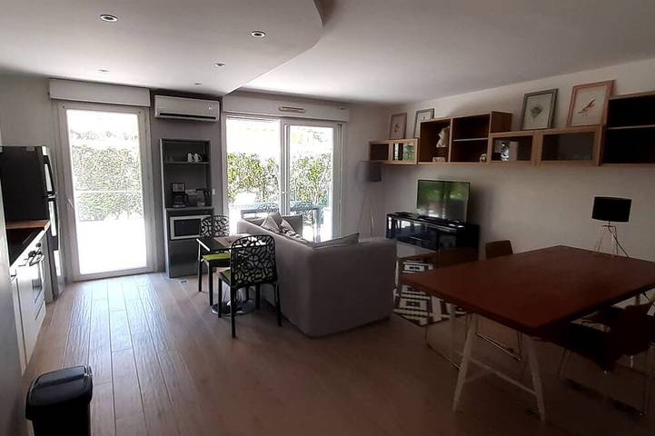 Gîte pour 4 personnes, avec piscine et jardin, animaux acceptés dans Parc de Vaugrenier