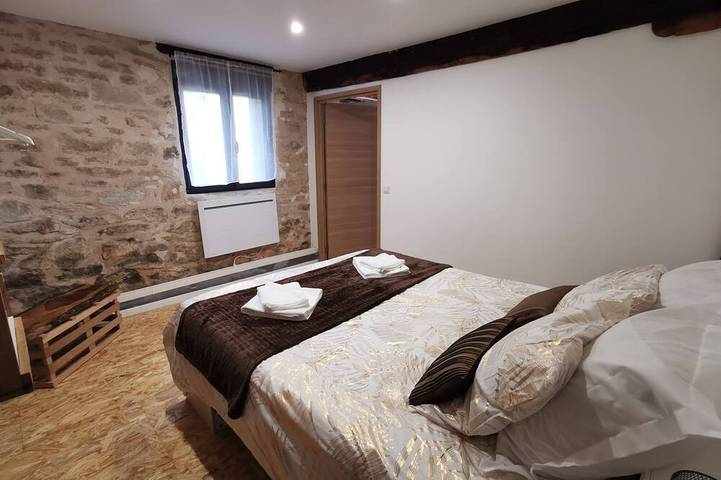 Gîte pour 3 personnes, avec Terrasse et Piscine à Chamboulive