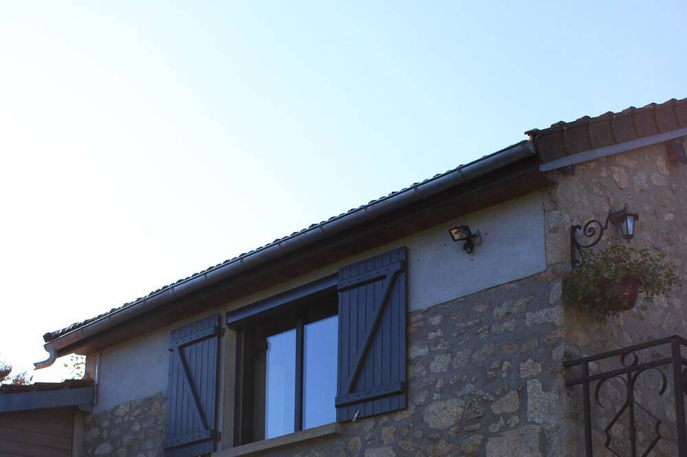 Appartement entier, Le gîte de la Cassotte, au coeur du Morvan et de ses lacs. in Saint-Brisson, Parc naturel régional du Morvan