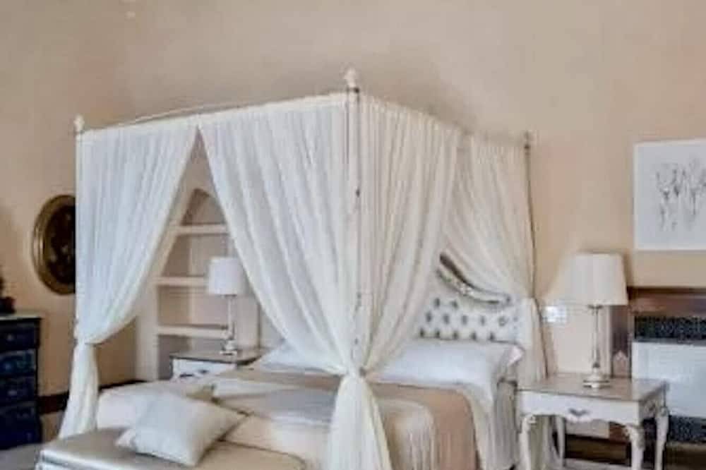 Ravello Retreat - Six Bedroom Villa, Sleeps 12 in Ravello, Costa Amalfitana