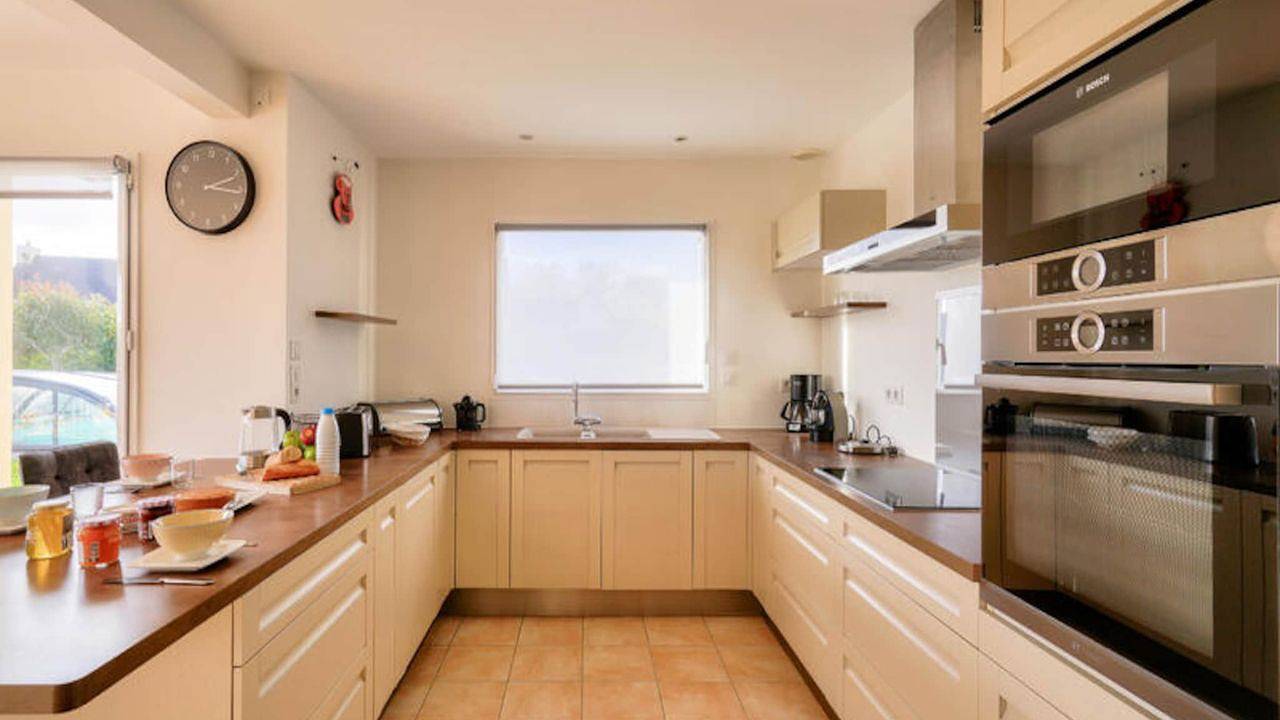 Entire holiday apartment, Ferienwohnung für 8 Personen (170 m²) in Bringall Huella in Plonéour-Lanvern, Côte de Cornouaille