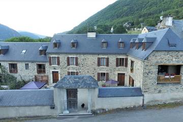 Gîte pour 8 personnes, avec jacuzzi et balcon à Guchan