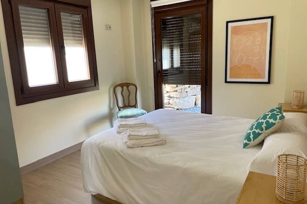 Appartement entier, Apartment with shared swimming pool, Sta. in Praia de Santa Marta - Areal de Santo Estevo (Baiona), Baiona
