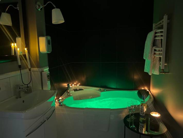 Apartament wakacyjny dla 4 osób, z widok na jezioro i widok oraz balkon, zwierzęta dozwolone w Tomaszów Mazowiecki