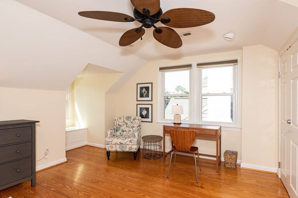 Charming 3 Br North End Beach Cottage One Block to the Beach - Private Parking + Private Backyard in Virginia Beach