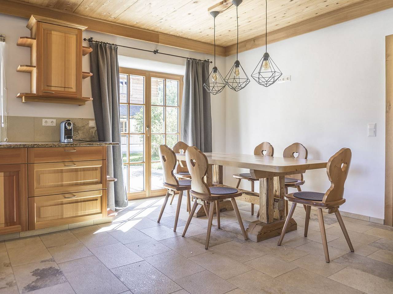 Ganze Wohnung, Ferienwohnung mit Meerblick, Terrasse, Küche und Parkplatz in Mariapfarr in Pichl (Mariapfarr), Mariapfarr