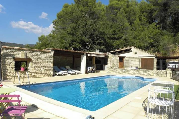 Villa pour 6 personnes, avec terrasse et jardin, animaux acceptés