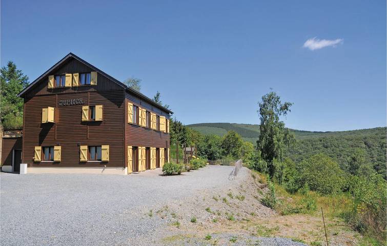 Maison de vacances pour 24 personnes, avec Terrasse ainsi que Jardin et Sauna à La Roche-en-Ardenne