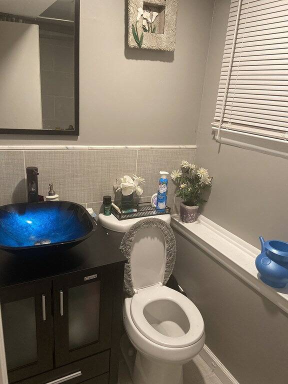 Single family house with 5 bathroom 3 bathroom Livingroom family room in Ewing Township, Mercer County