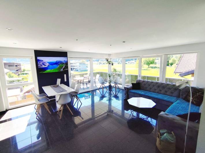 Ferienwohnung für 9 Personen, mit Balkon und Garten, kinderfreundlich