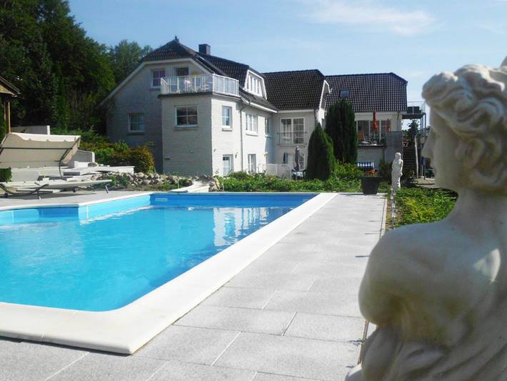 Ferienwohnung für 3 Personen, mit Garten und Sauna sowie Terrasse und Pool, kinderfreundlich in Sierksdorf - 4