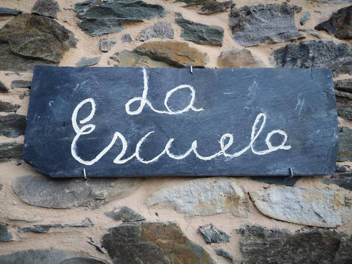 Casa rural para 4 personas, con jardín además de sauna y vistas, Se admiten mascotas en Montaña de Luna - 2