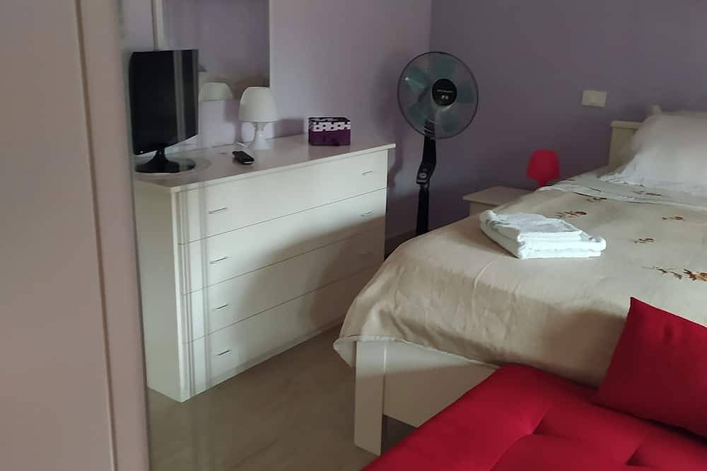Apartamento entero, Seaside Apartment – 2 Min Walk to Beach, Free Wi-Fi & Bikes in Vada, Costa Etrusca