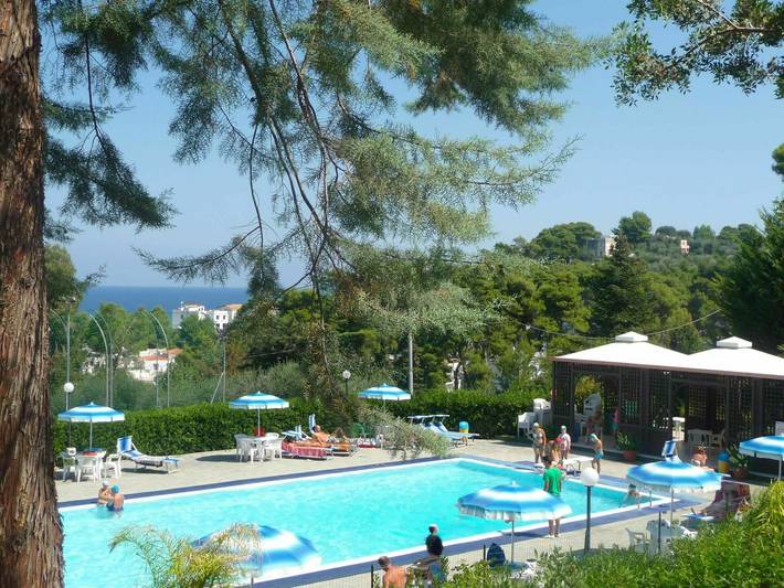Casa vacanza per 5 persone, con Terrazza e Giardino nonché Piscina a Vico del Gargano