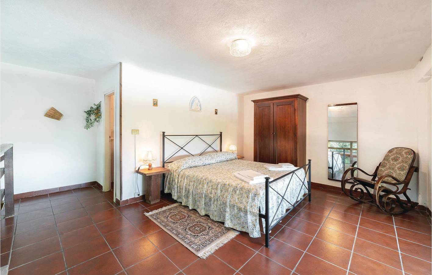 Ganze Ferienwohnung, Cozy 70m² Apt: Park, Pool, Kitchen & Internet in Loro Ciuffenna, Valdarno