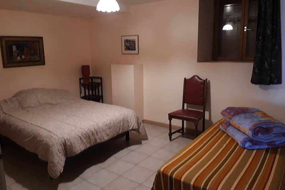 Entire apartment, Gîte rural de Buissard in Buissard, Écrins National Park