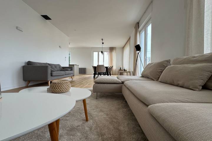 Location de vacances pour 10 personnes, avec jardin, adapté aux familles dans Plage Riva-Bella - 4