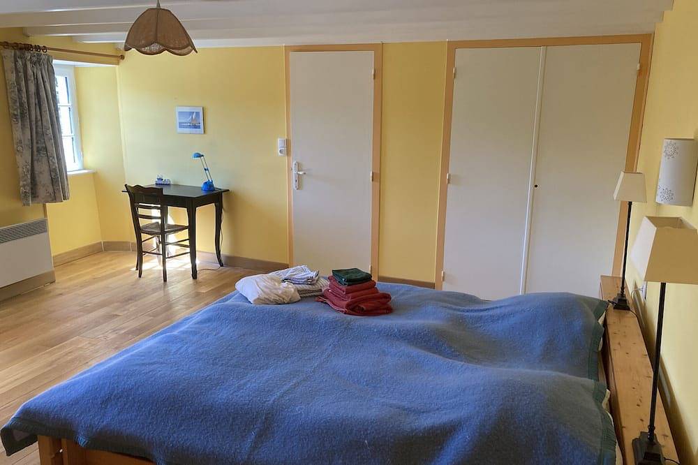 Spacieuse ferme bretonne, sauna, grand jardin in Beuzec-Cap-Sizun, Région de Quimper